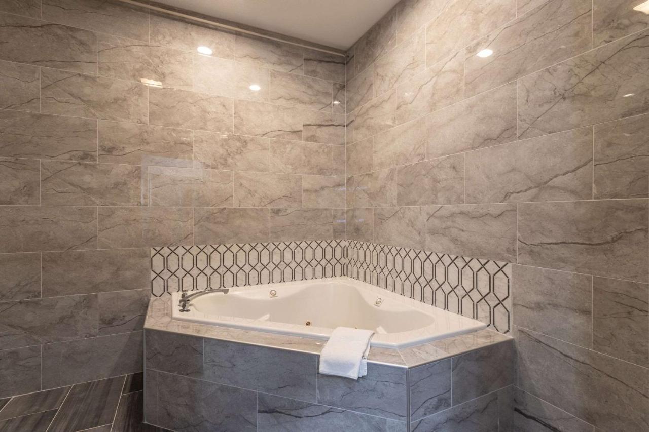 Quality Inn & Suites Pearl-Jackson Kültér fotó